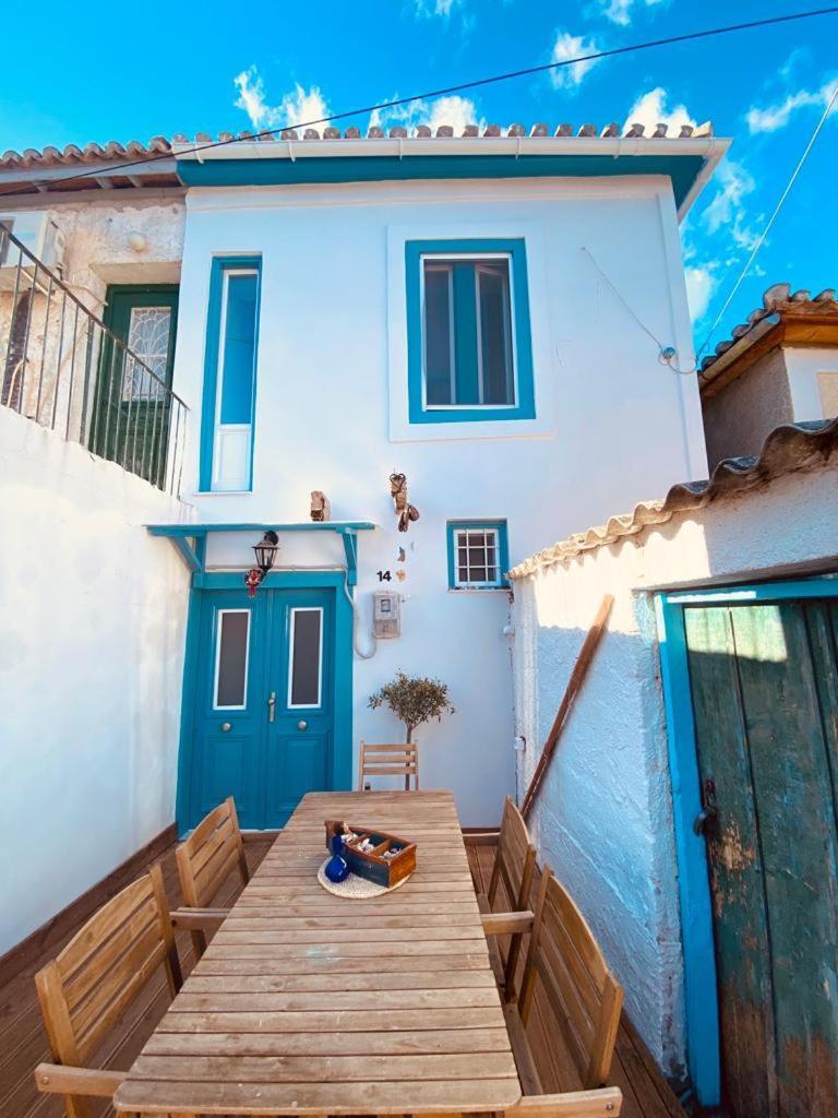 Malta House In Galaxidi Villa Eksteriør bilde